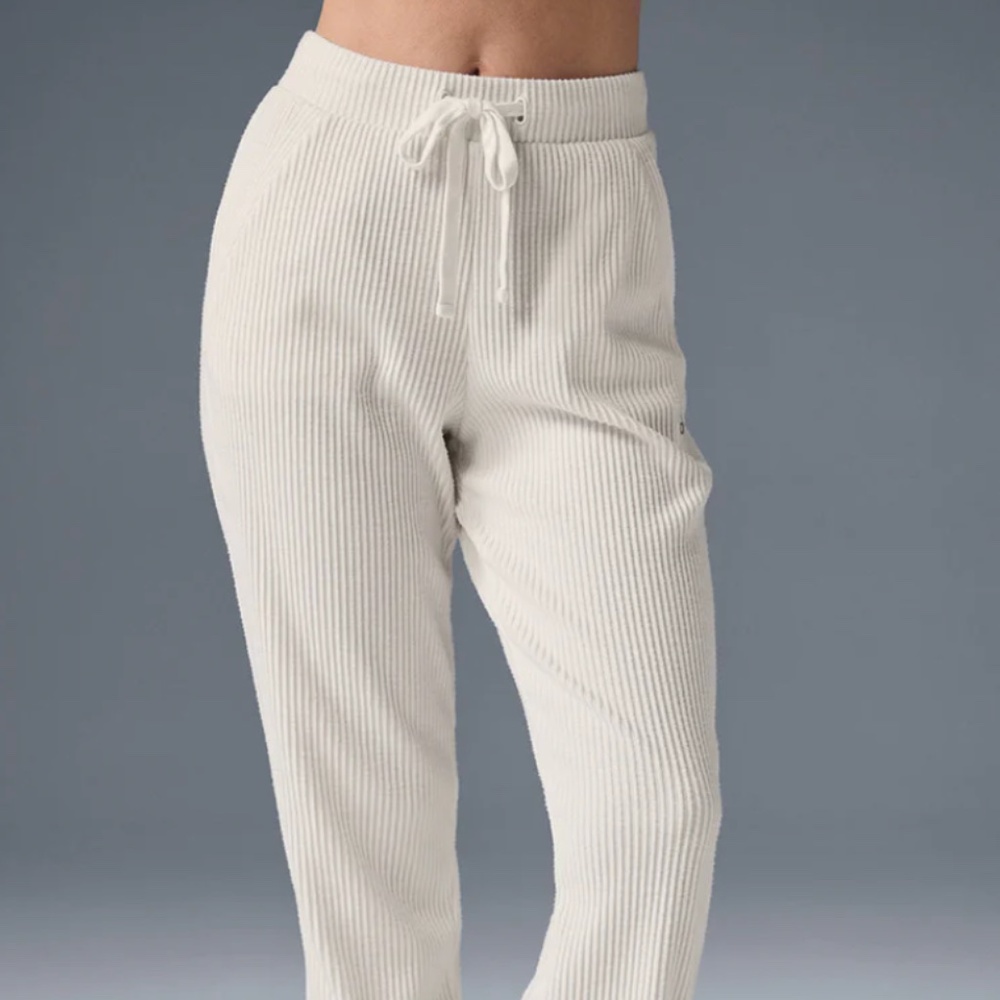ALO Muse Sweatpants in Ivory White, Size XS